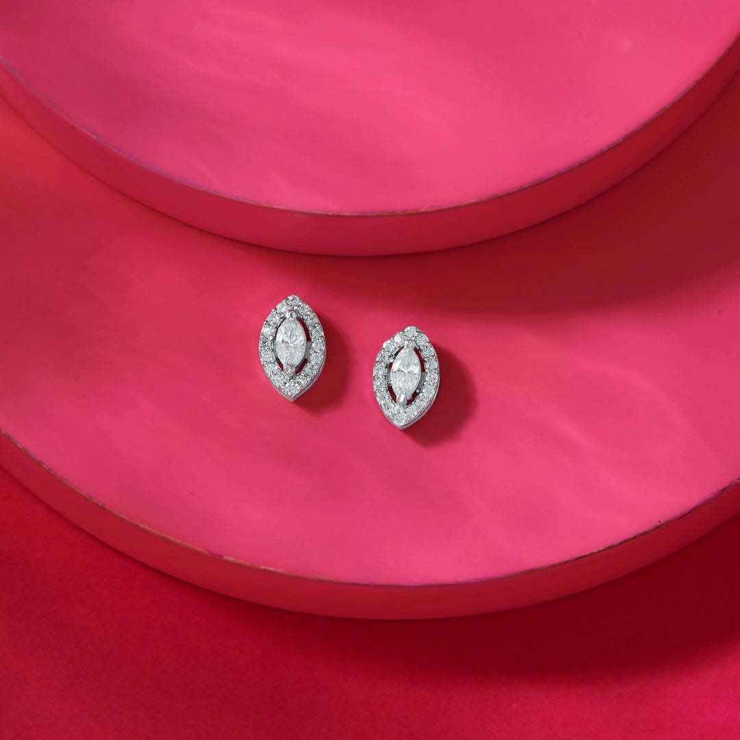 Everyday Gleam Silver Stud Earrings