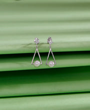 Triangular pearl Elegance Push Button Silver Earring