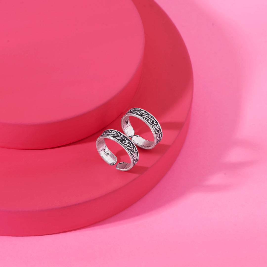 Floral Tide Oxidized Silver Toe Ring