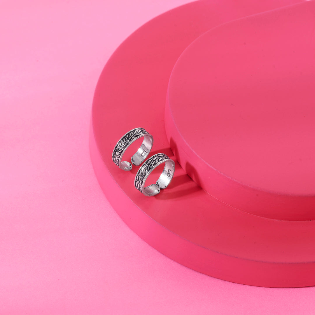 Floral Tide Oxidized Silver Toe Ring
