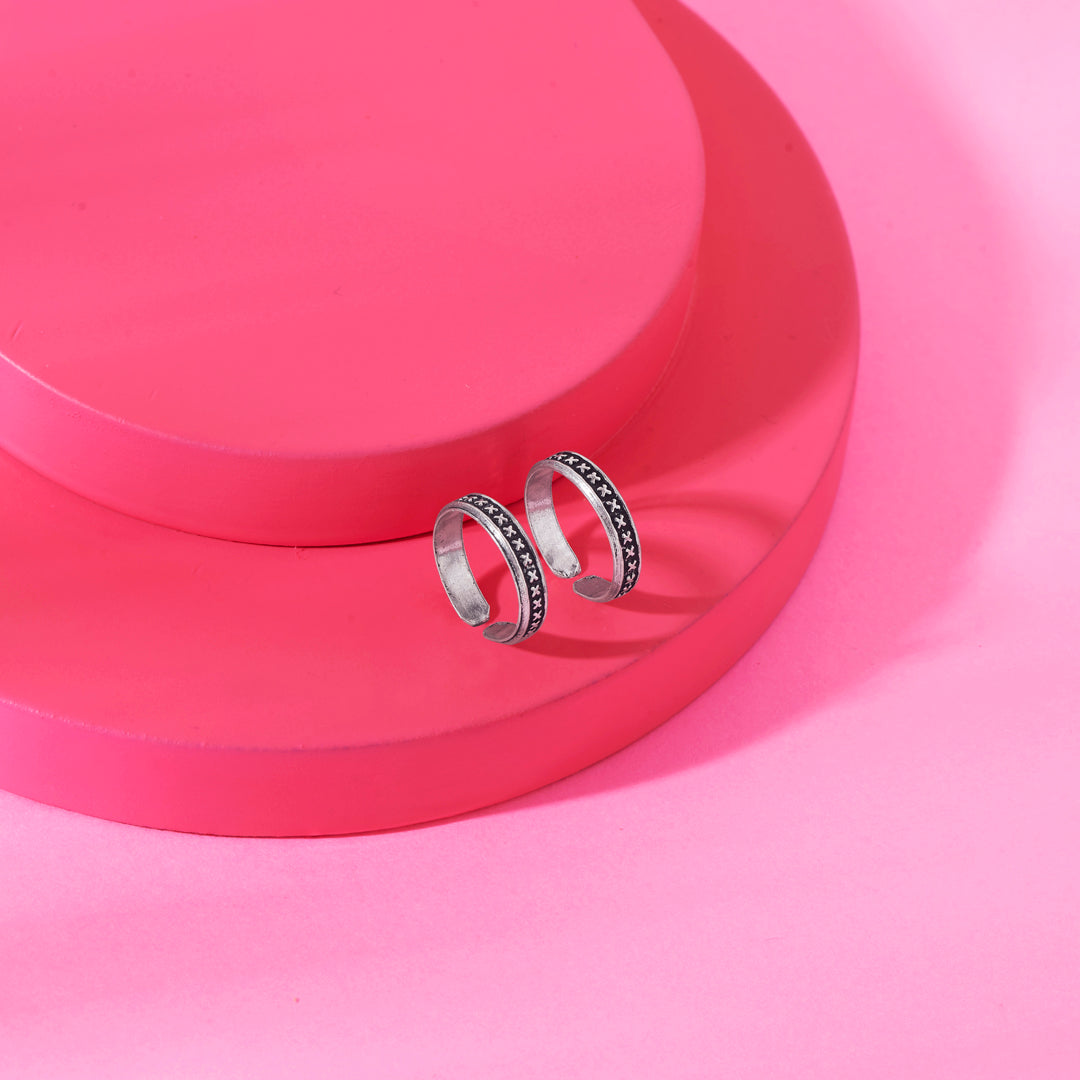 Nova Shine Oxidized Silver Toe Ring