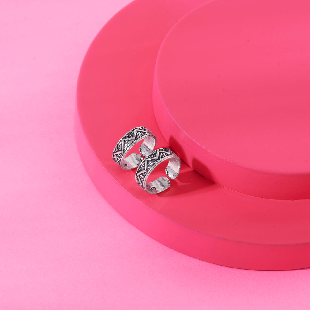 Etheral Line Oxidized Silver Toe Ring