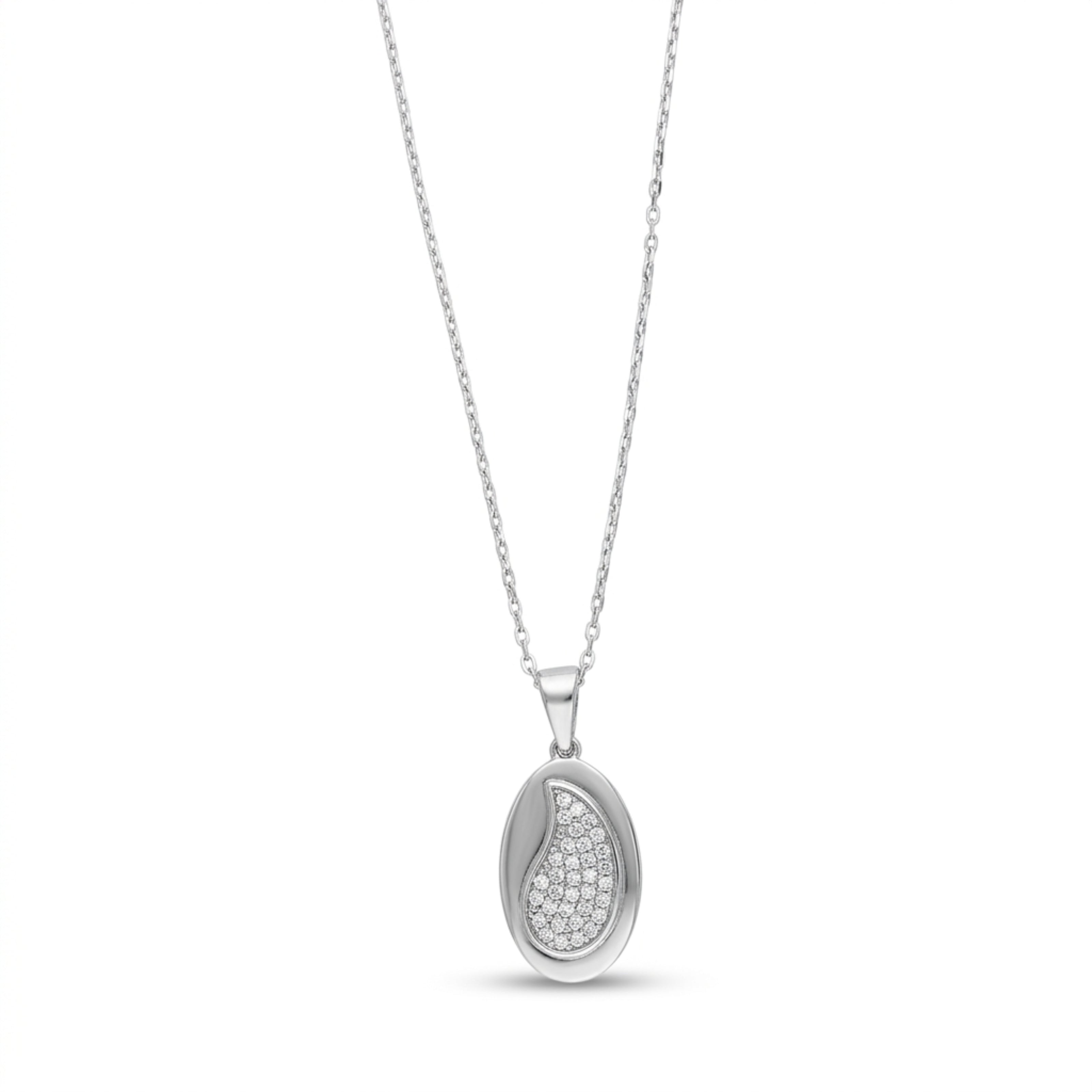 Modern Silver Necklace With A Touch Of Elegance
