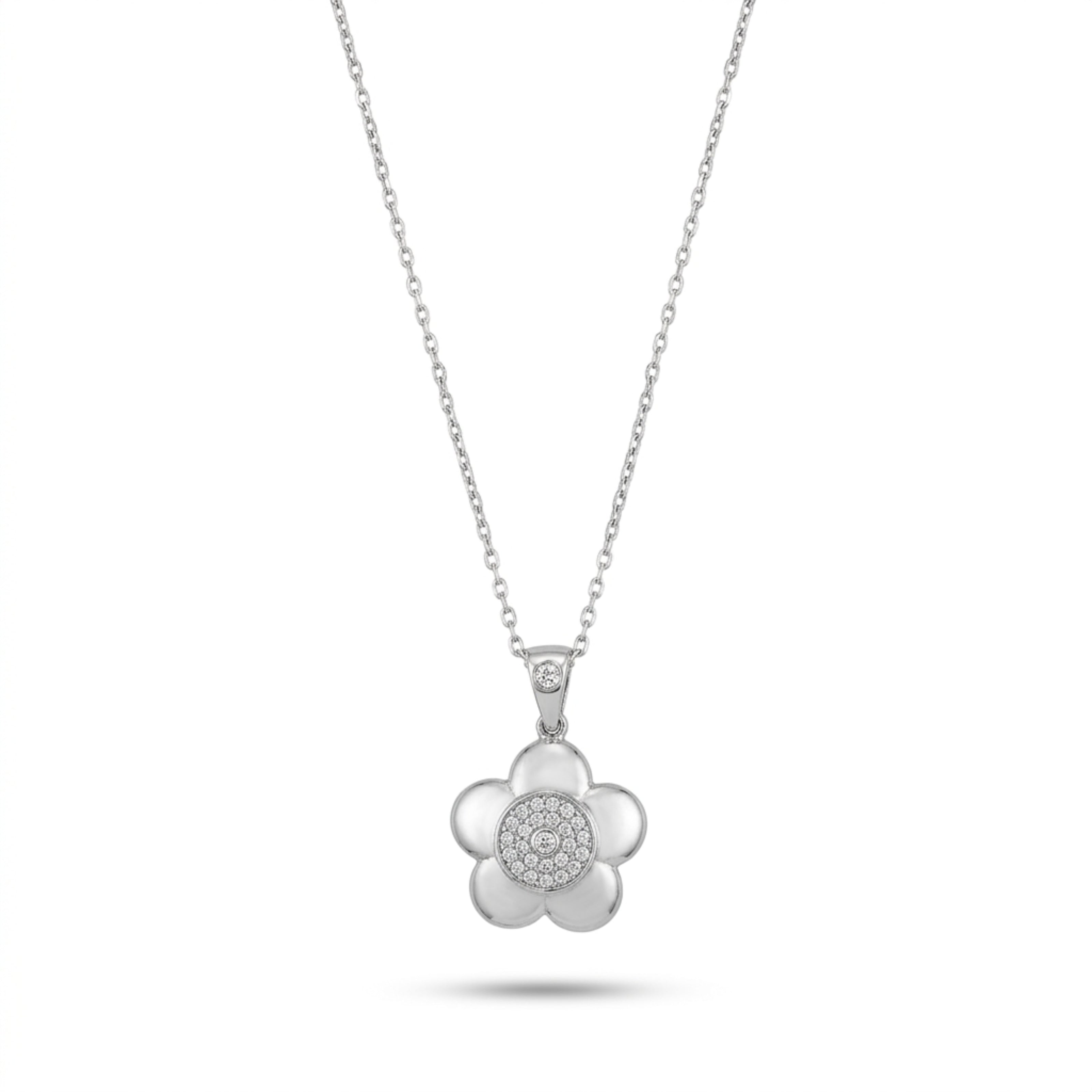 Subtle And Elegant Silver Necklace With A Floral Motif