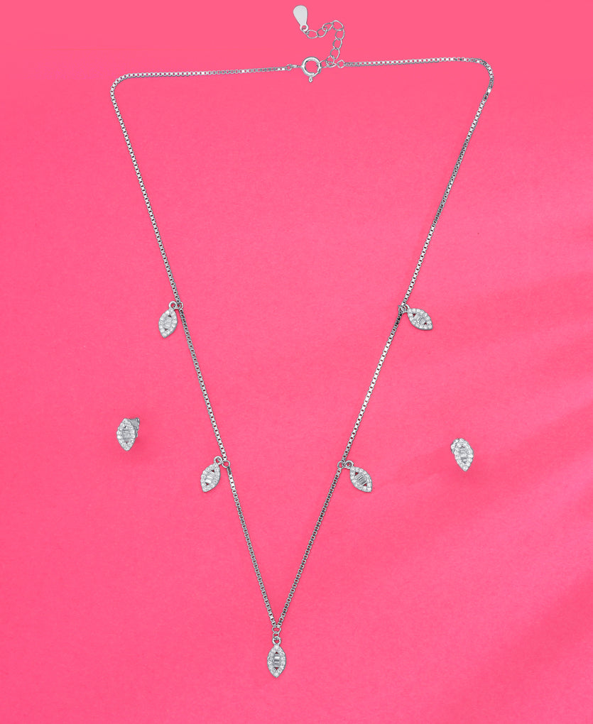 Leafy Luster Charm Necklace