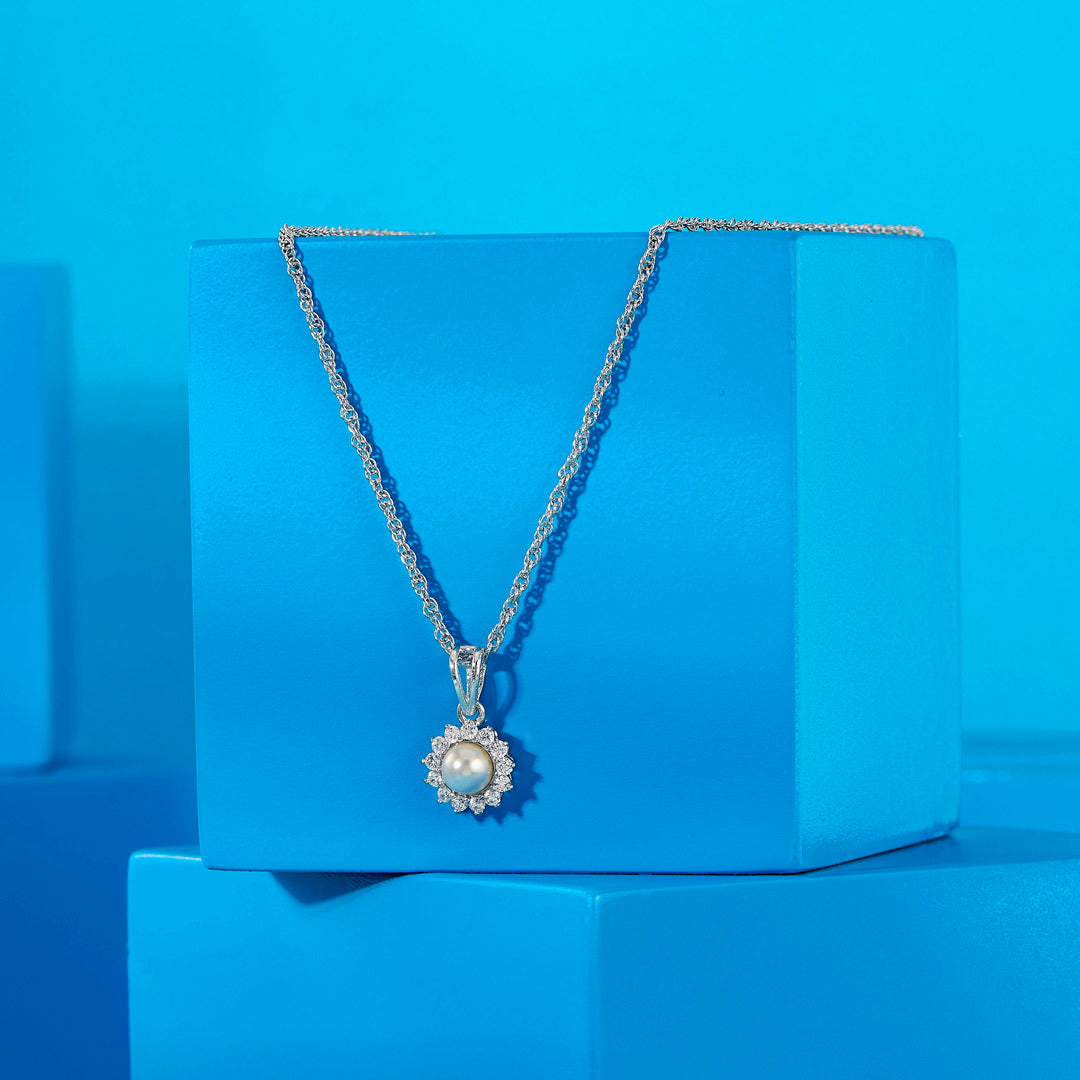 Pearl Light Silver Modern Necklace