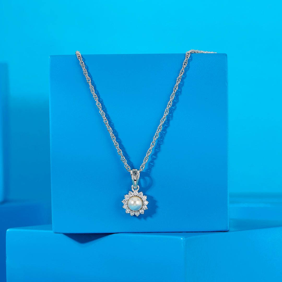 Pearl Light Silver Modern Necklace