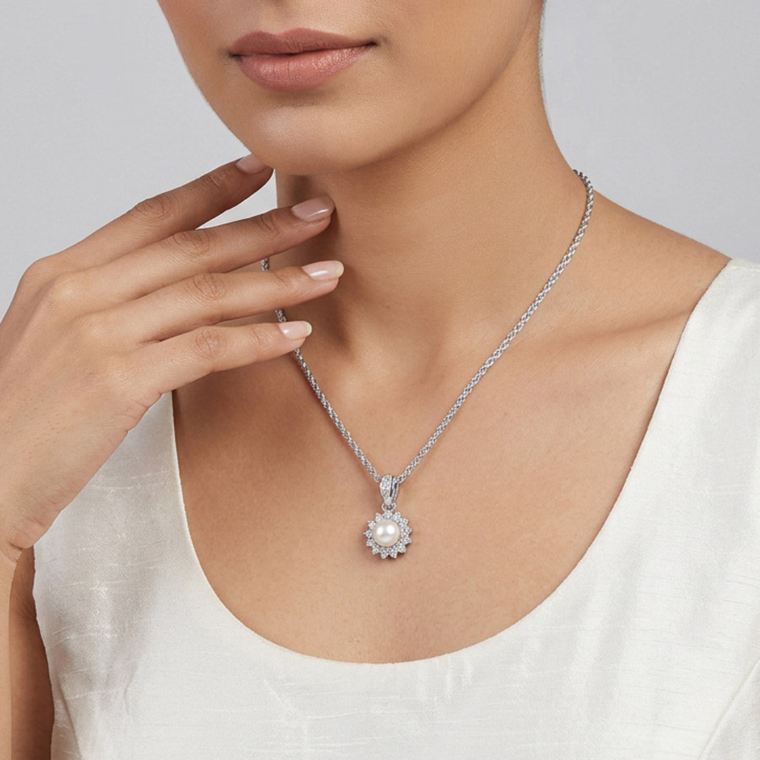 Pearl Light Silver Modern Necklace