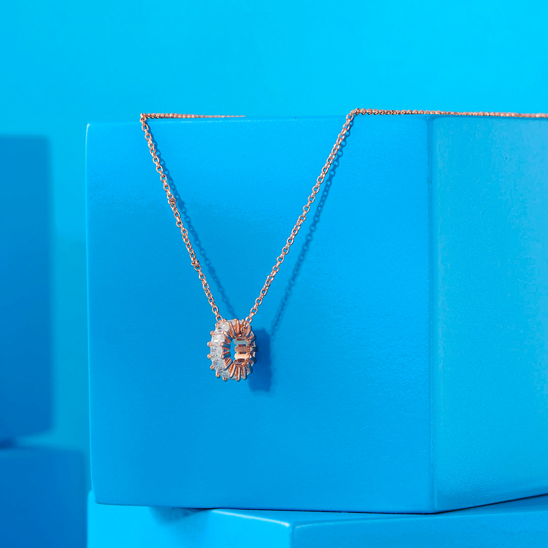 Roseate Sparks Silver Modern Necklace