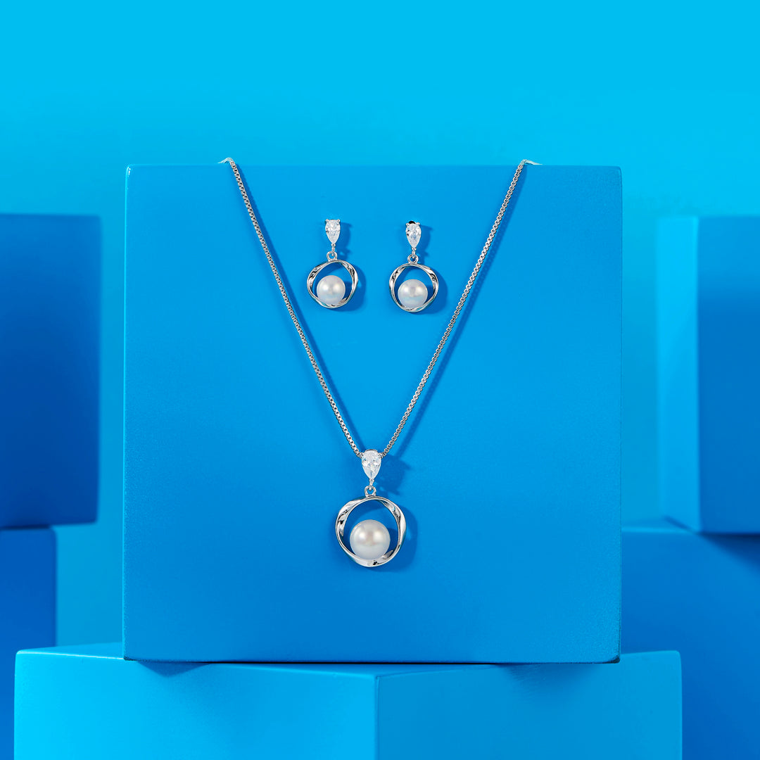 Pearl Loop Silver Pendant