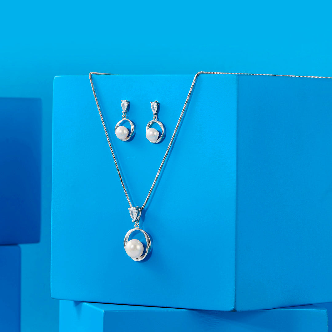 Pearl Loop Silver Pendant