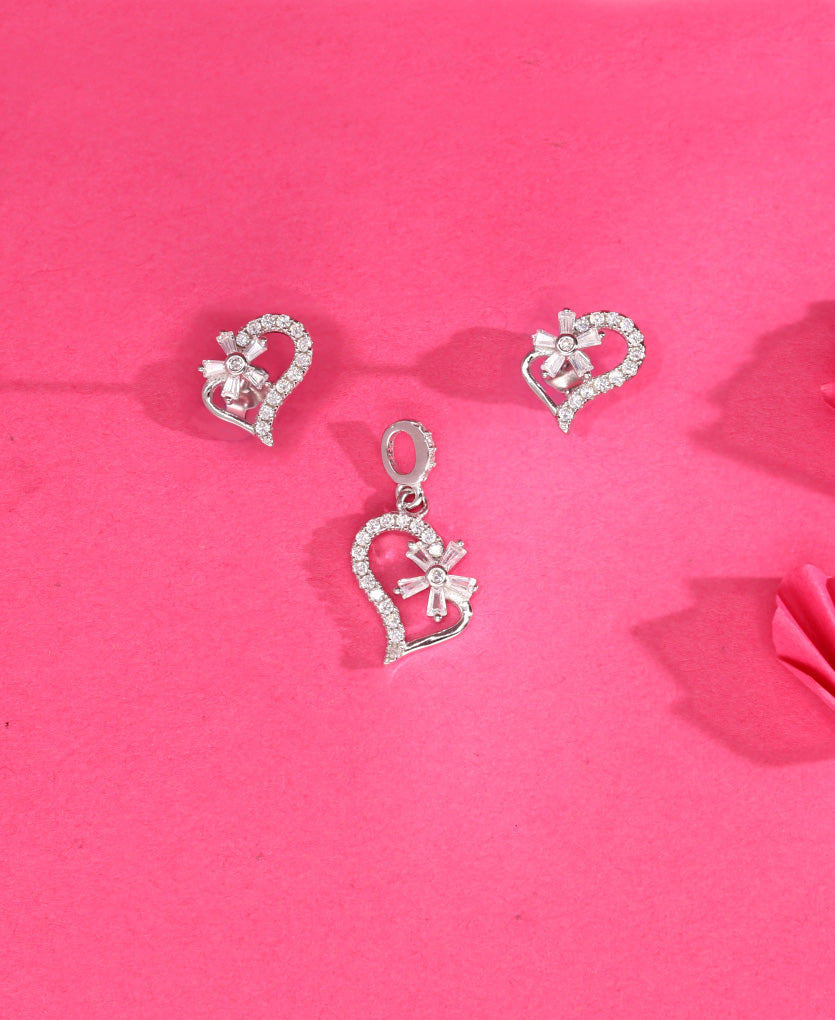 Elegance Heartscape Pendant Set