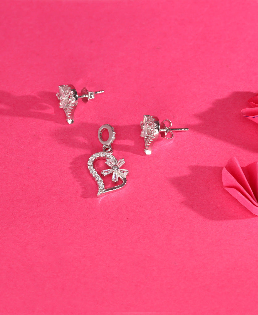 Elegance Heartscape Pendant Set