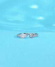 Solitude Elegance Silver Ring