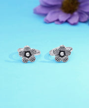 Playful Mirage Silver Toe Ring