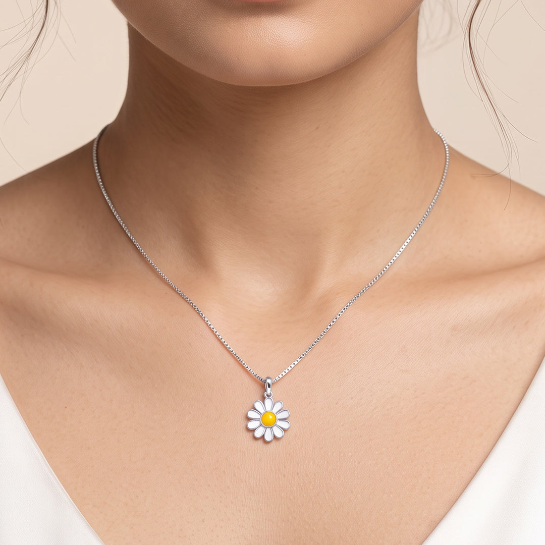 Daisy Charm Silver Pendant